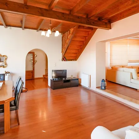 Loris Villa Lakones