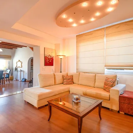 Loris Villa *